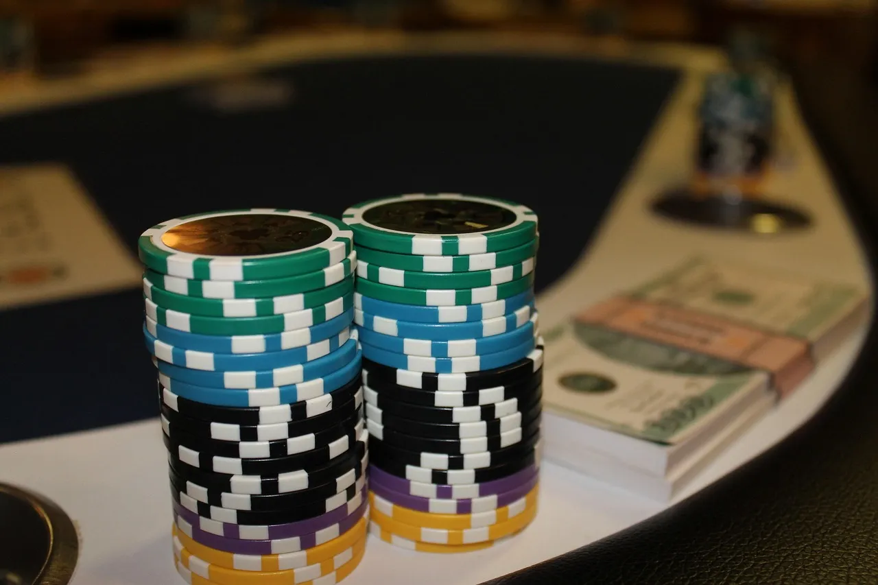 Canlı casino blackjack masası profesyonel krupiyelerle